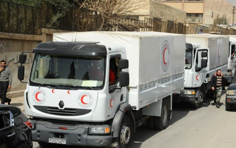 دخول قافلة مساعدات للمدنيين المحاصرين من قبل التنظيمات الإرهابية في الغوطة الشرقية