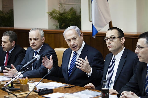 إسرائيل تنهي نزاعاً وسط تكهنات عن انتخابات مبكرة