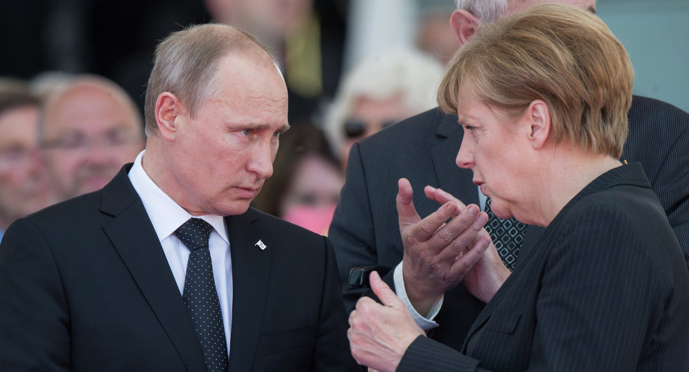 بوتين يهنئ ميركل بإعادة انتخابها مستشارة لألمانيا