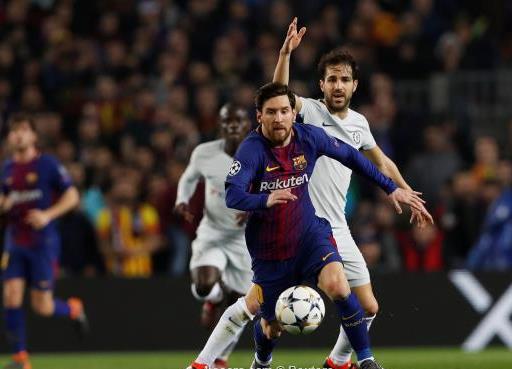 فيديو: ميسي يحمل برشلونة إلى ربع نهائي الأبطال بثلاثية في مرمى تشيلسي