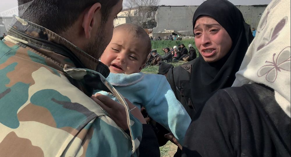مركز المصالحة: أكثر من ألف شخص يخرجون من الغوطة الشرقية خلال 24 ساعة