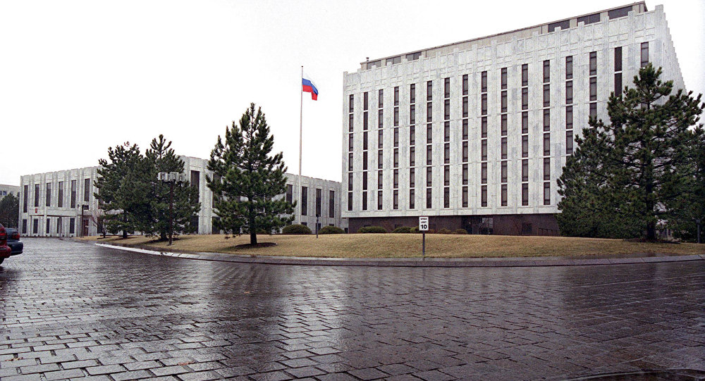 السفارة الروسية بأمريكا تعرب عن قلقها بشأن وضع الطيار الروسي المعتقل