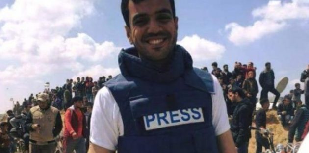 استشهاد صحفي فلسطيني وإصابة آخرين برصاص الجيش الإسرائيلي