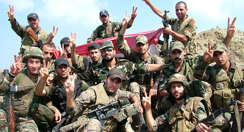 الجيش السوري يرفع العلم في دوما ويعلن تحريرها بالكامل