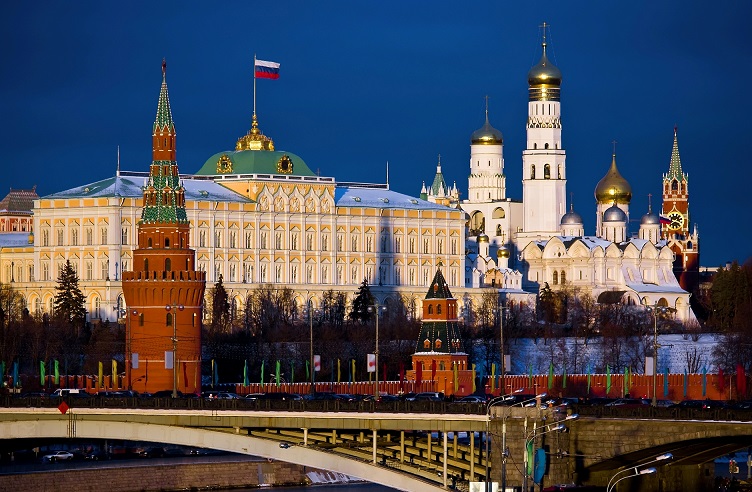 الكرملين: موسكو تراقب تصريحات واشنطن حول سورية وتدعو لتفادي تصعيد التوتر