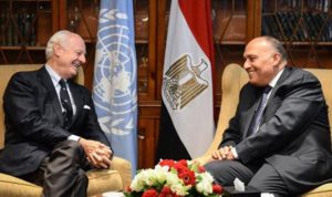 وزير الخارجية المصري يبحث مع دي مستورا تطورات الأوضاع في سورية
