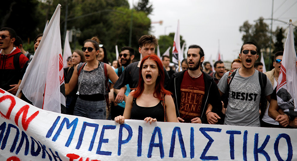 فيديو: تظاهرات غاضبة في اليونان احتجاجاً على هجوم "الإمبريالية على سورية