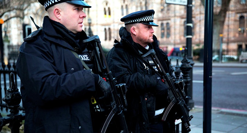 الشرطة البريطانية: مادة مشبوهة في مكتب وزيرة الهجرة