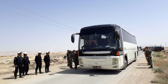 بدء عمليات إخراج إرهابيي "جيش الإسلام" وعائلاتهم من مدينة الضمير تنفيذاً للاتفاق الذي تم مع الدولة السورية