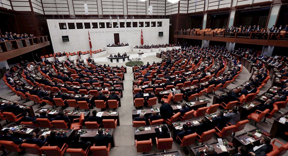 البرلمان التركي يوافق على إجراء انتخابات مبكرة في 24 يونيو