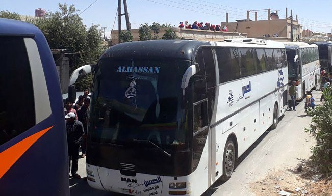 تجهيز 35 حافلة تقل المئات من الإرهابيين وعائلاتهم من منطقة القلمون الشرقي تمهيدا لإخراجهم إلى الشمال السوري