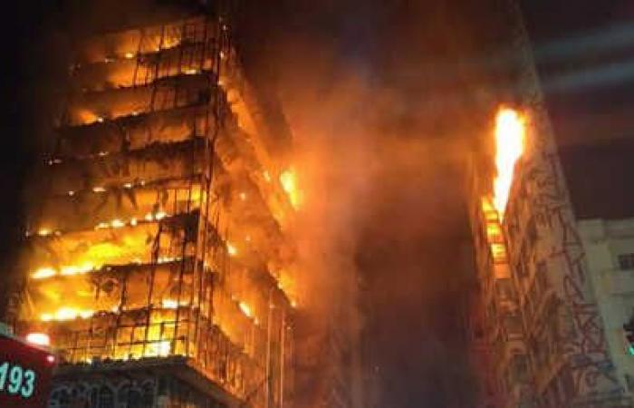 فيديو: لحظة انهيار مبنى وسط مدينة ساو باولو عقب حريق ضخم
