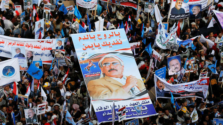 نجل علي عبدالله صالح يطالب اليمنيين بـ"الثأر" لوالده