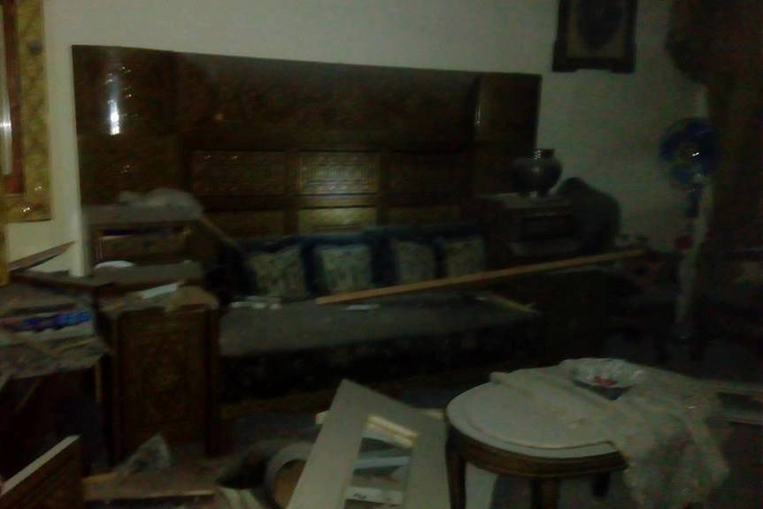 صور: أحد المنازل السكنية في منطقة الجبة بدمشق بعد تعرضه  لقذيفة صاروخية أطلقها الإرهابييون