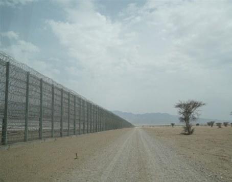 إسرائيل تستكمل بناء جدار أمني عند الحدود الأردنية
