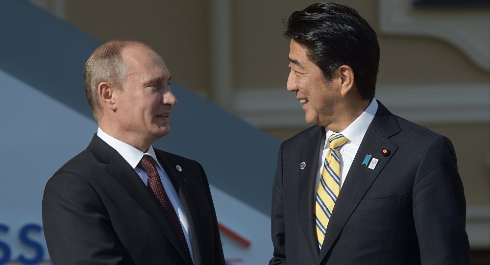 بوتين: المحادثات مع رئيس الوزراء الياباني كانت بناءة وذات طابع تجاري