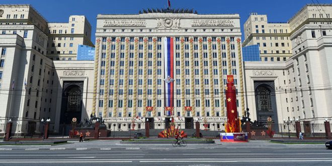 الدفاع الروسية: استشهاد 4 مستشارين عسكريين روس وإصابة 3 آخرين في هجوم إرهابي بريف دير الزور