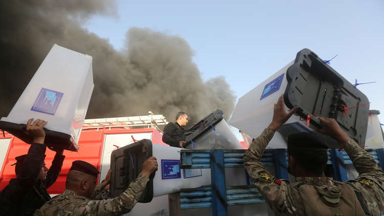 الداخلية العراقية: استخدم البنزين في حريق مخازن مفوضية الانتخابات