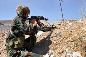الجيش يستعيد السيطرة على تلة سكر ويقطع المزيد من خطوط إمداد الإرهابيين بريف درعا الشرقي