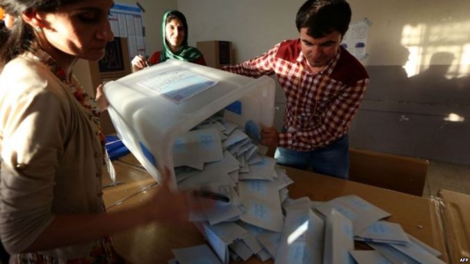 العراق يبدأ غدا العد والفرز اليدوي لنتائج الانتخابات