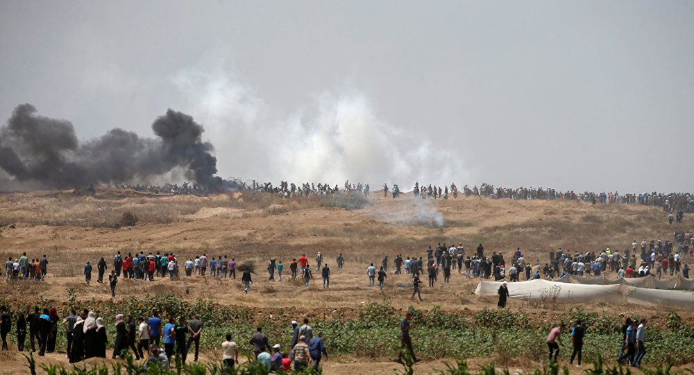 شهيد وأكثر من 390 مصابا خلال "مسيرة العودة الكبرى" في غزة