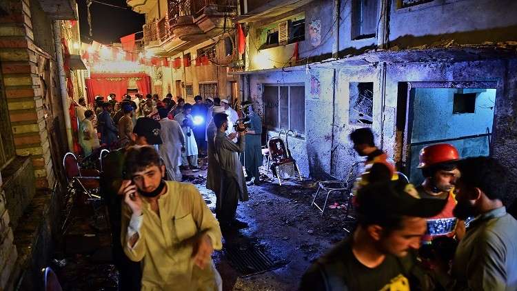 مقتل 12 شخصا بتفجير انتحاري في باكستان