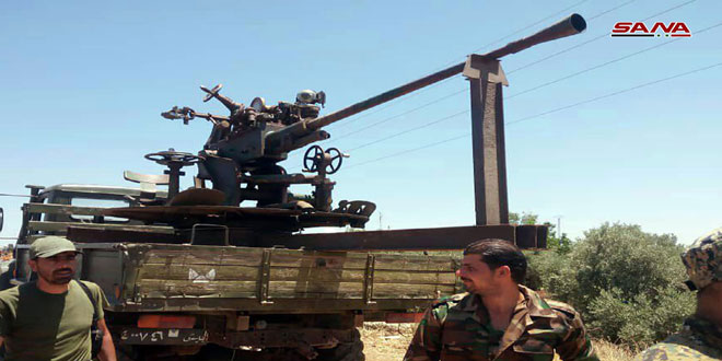 المجموعات المسلحة في بصرى الشام تسلم دفعة جديدة من أسلحتها الثقيلة للجيش