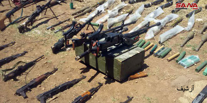 ضبط ذخائر وأسلحة بعضها غربي الصنع من مخلفات الإرهابيين في عقرب بريف حماة