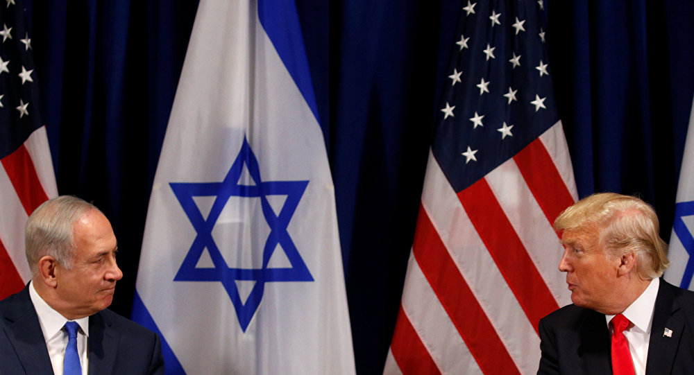 صحيفة عبرية: نتنياهو أقنع ترامب بالانسحاب من الاتفاق النووي الإيراني