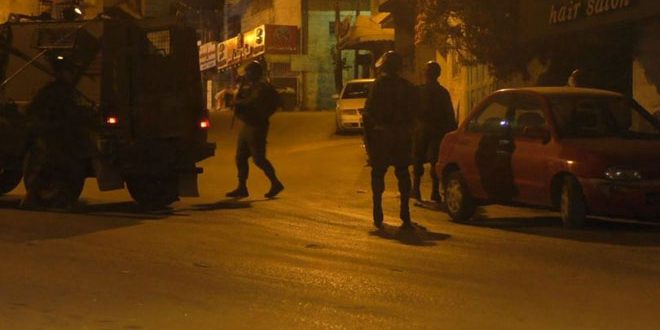الاحتلال الإسرائيلي يعتقل 26 فلسطينياً في الضفة الغربية