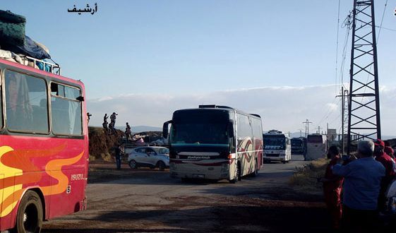 إخراج 46 حافلة تقل المئات من الإرهابيين وعائلاتهم الرافضين للتسوية من ريف القنيطرة إلى شمال سورية