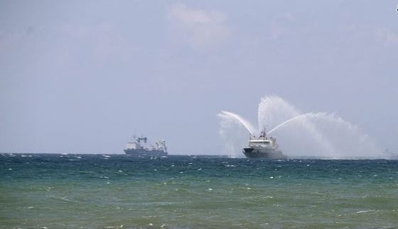 بتكليف من الرئيس الأسد… الوزير عزام يشارك في الاحتفال بعيد الأسطول البحري الروسي في ميناء طرطوس