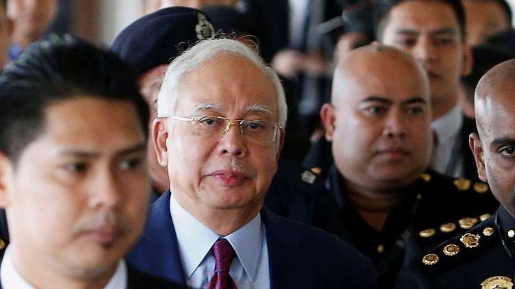 هيئة مكافحة الفساد الماليزية تطلب مثول عبد الرزاق أمامها