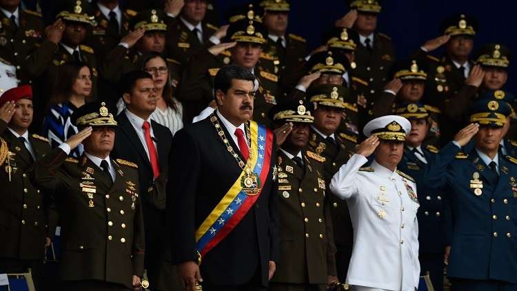 اعتقال مسؤولين عسكريين في فنزويلا للاشتباه بتورطهما في استهداف مادورو