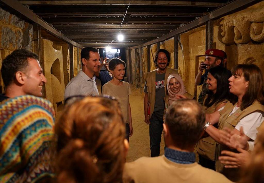 الرئيس الأسد وعقيلته يزوران أحد الأنفاق التي حفرها الإرهابيون في حي جوبر