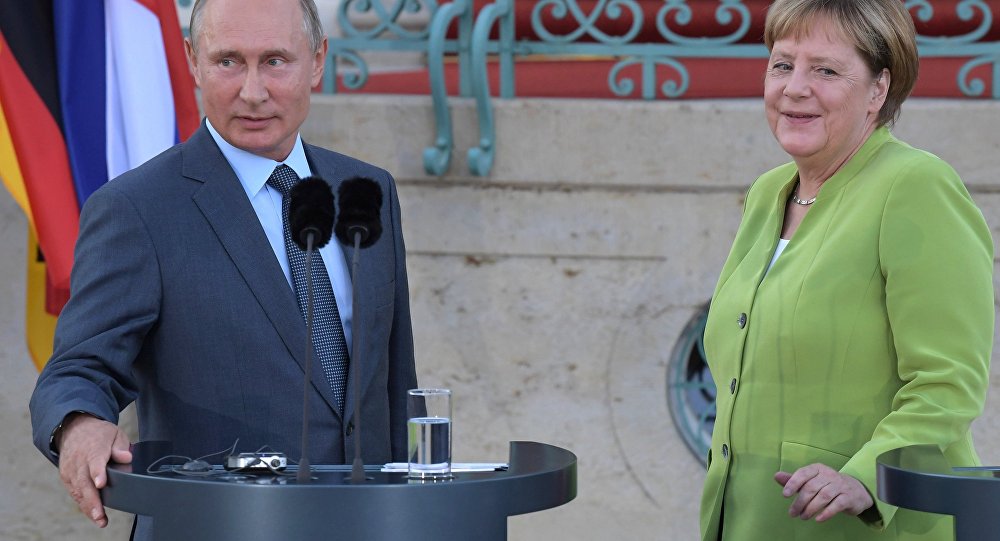 انتهاء مباحثات بوتين وميركل في ميزبيرغ بعد 3 ساعات