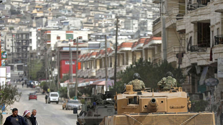 القوات التركية تعزز نقاطها في الشمال السوري بأرتال مؤللة استعدادا لمعركة إدلب