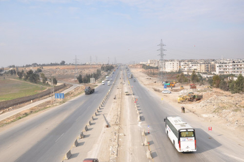 طريق حلب الجديد يختصر المسافة بينها وإدلب وحماة 100 كم ومهيأ للسيارات السياحية