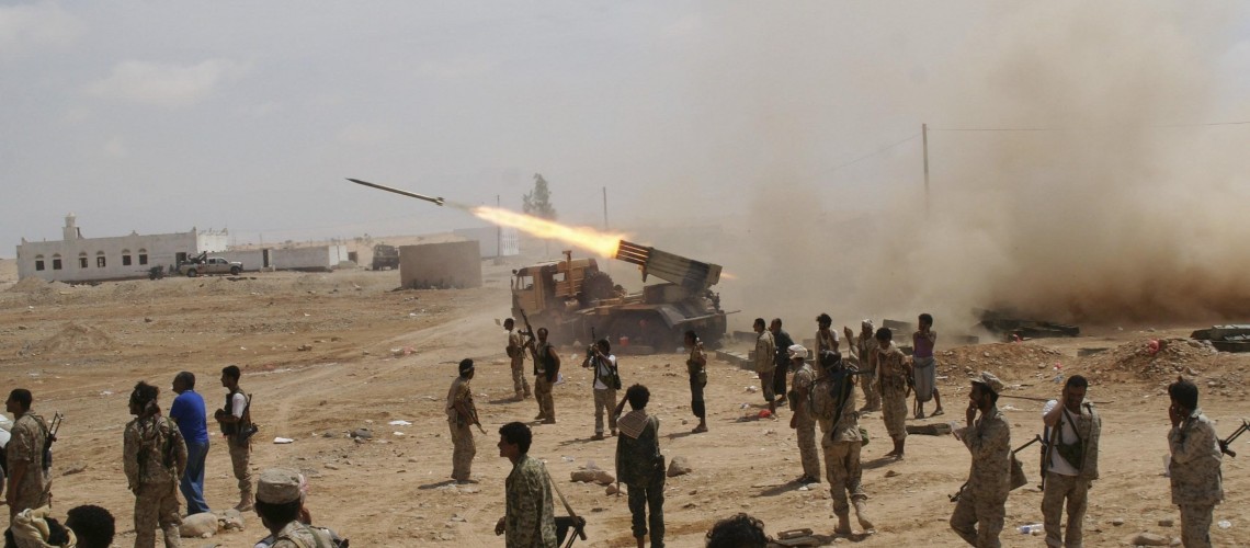 الجيش اليمني يستعيد السيطرة على مواقع بعمليتين هجوميتين قبالة جيزان