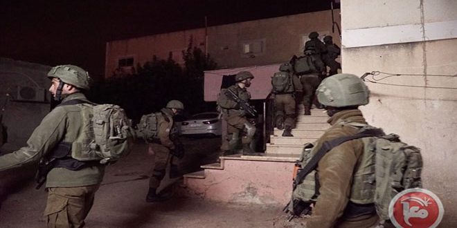 قوات الاحتلال تعتقل سبعة فلسطينيين بالضفة الغربية