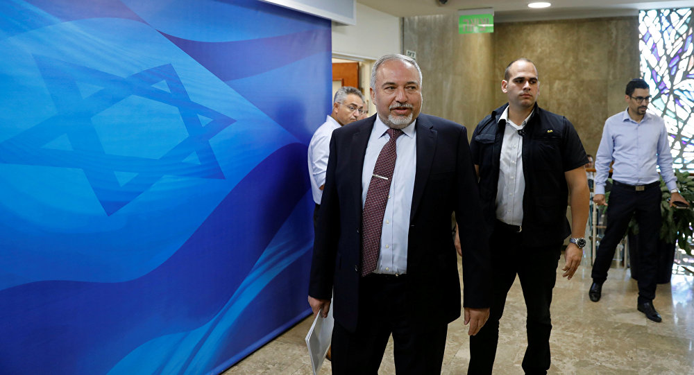 ليبرمان يتهم حكومات أوروبية بالتدخل "الفظ" في سيادة إسرائيل