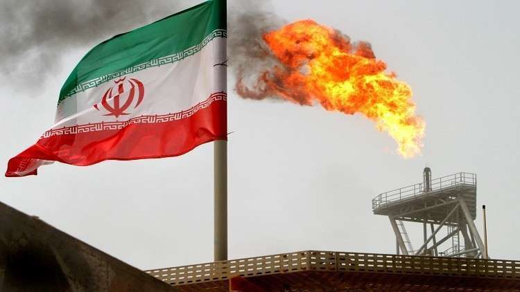إيران تبيع النفط الخام لشركات خاصة لمواجهة العقوبات الأمريكية