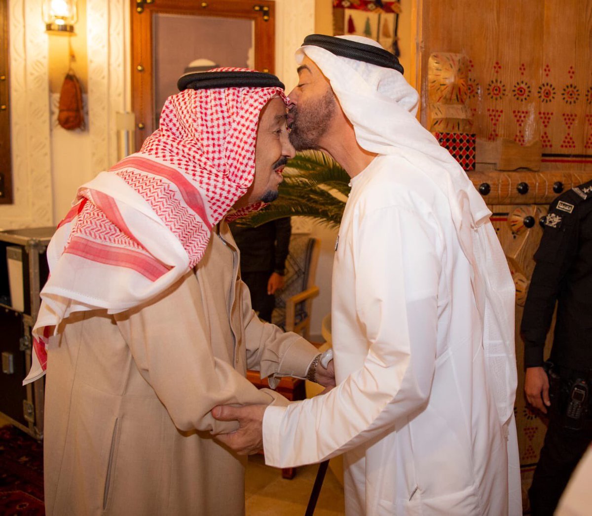 ولي عهد أبو ظبي: سنظل دائما في خندق واحد مع السعوديين