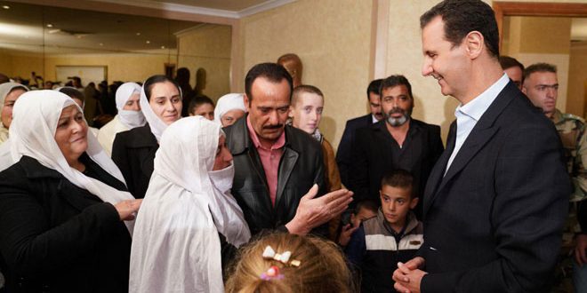 الرئيس الأسد يستقبل مختطفي السويداء المحررين: الدولة وضعت في أعلى سلم أولوياتها تحرير كل مخطوف مهما كلف الثمن