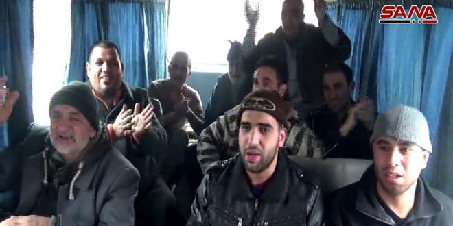 تحرير 10 مختطفين كانوا محتجزين لدى التنظيمات الإرهابية بريف حلب-فيديو