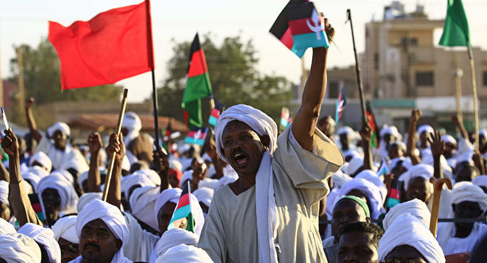 قوات الأمن تفرق متظاهرين سودانيين بعد احتجاجات على مدى أسبوع