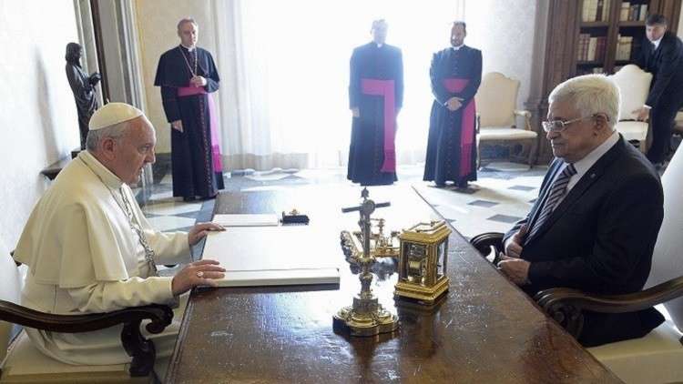 عباس يرحب بدعوة البابا للحوار من أجل إحلال السلام