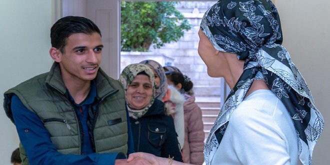 السيدة أسماء الأسد تستقبل عددا من عائلات وأبناء الشهداء الذين ضحوا في سبيل حماية سورية وعزتها