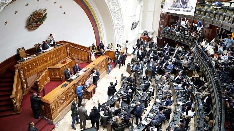 البرلمان الفنزويلي يعلن مادورو "مغتصبا" للسلطة