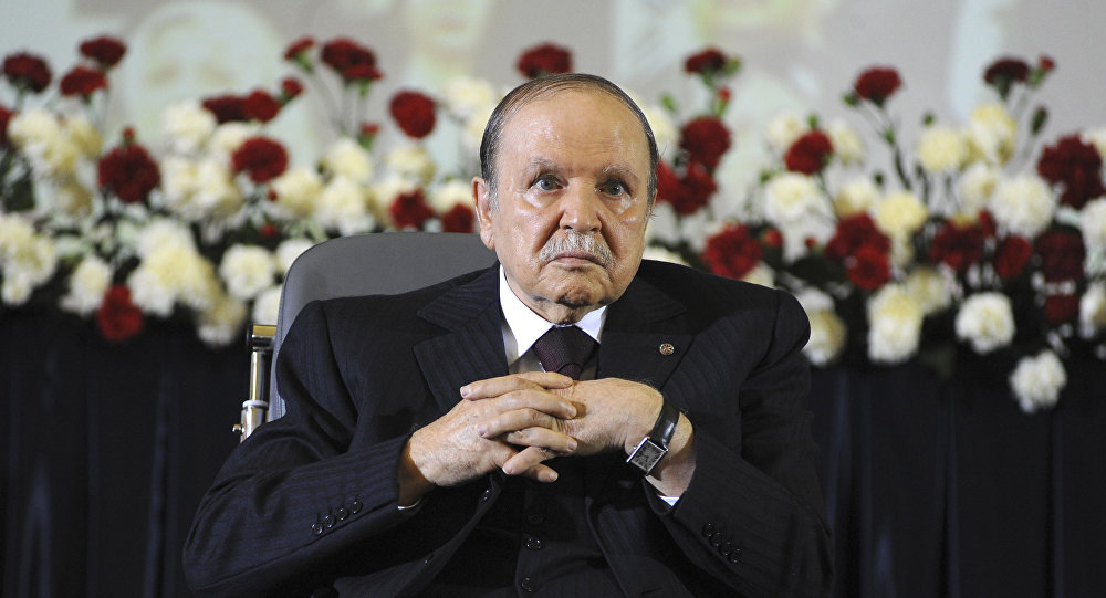 رسائل بوتفليقة إلى الجزائريين: لن يترشح في الانتخابات المبكرة ودستور جديد وتغيير النظام